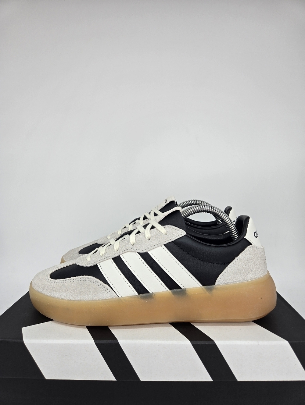 adidas Women's Barreda Decode Lux JR3530 Off White Black Gum Shoes Size 7.5
